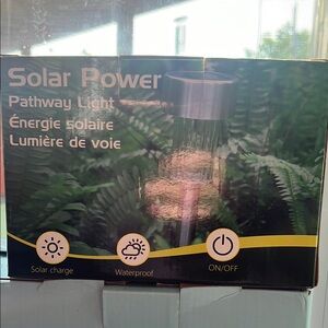 Solar Power Pathway Light